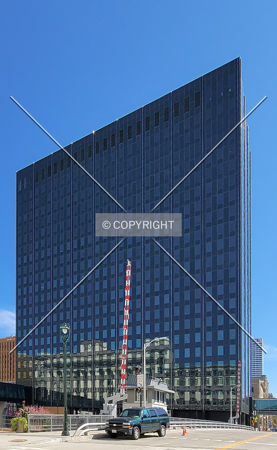 Chase Tower by Ryan Hildebrand