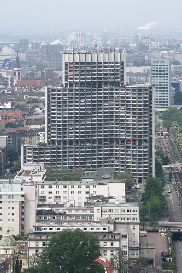 Appartment-Hochhaus am Collini-Center by Michiel van Dijk