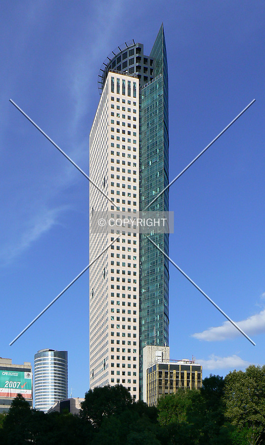 Torre Mayor by Luis Ibáñez