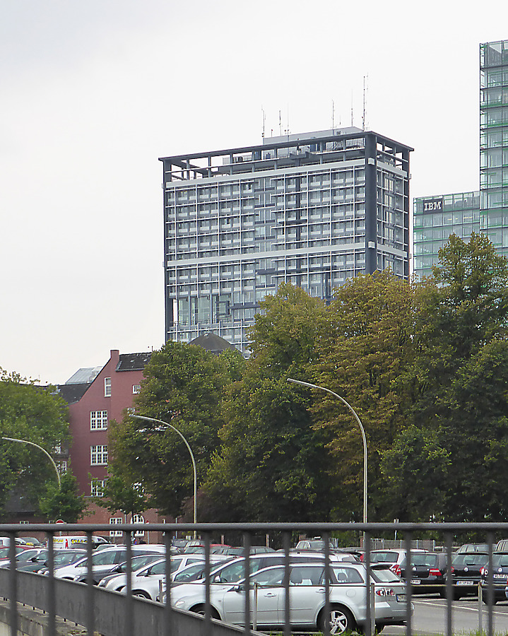 Berliner Tor Center 3 by Der Hamburger