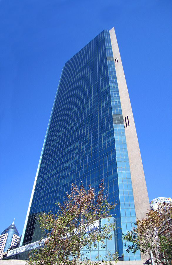 Gateway Plaza by Wilson Ling