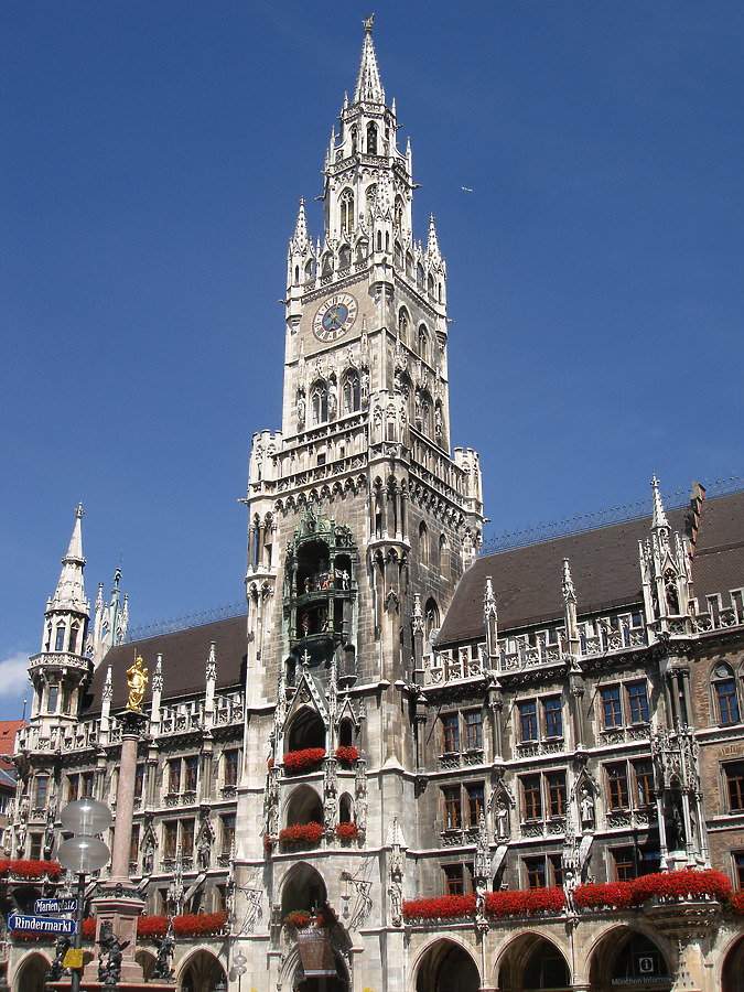 Neues Rathaus by Daniel Kieckhefer