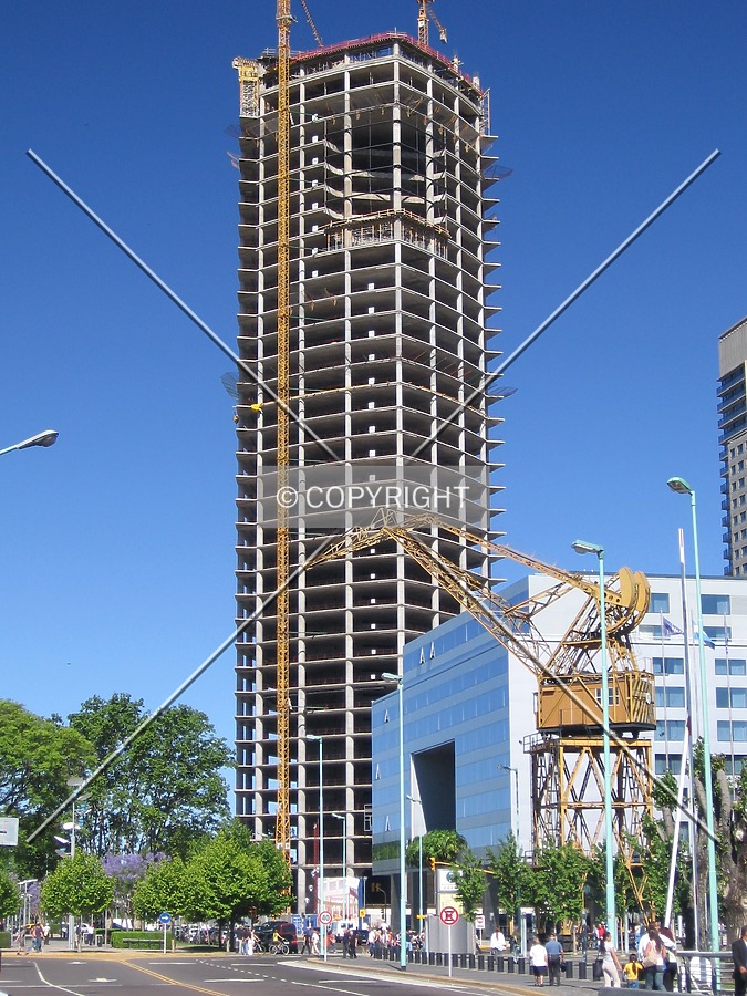 Torre Repsol YPF by Maximiliano Buono