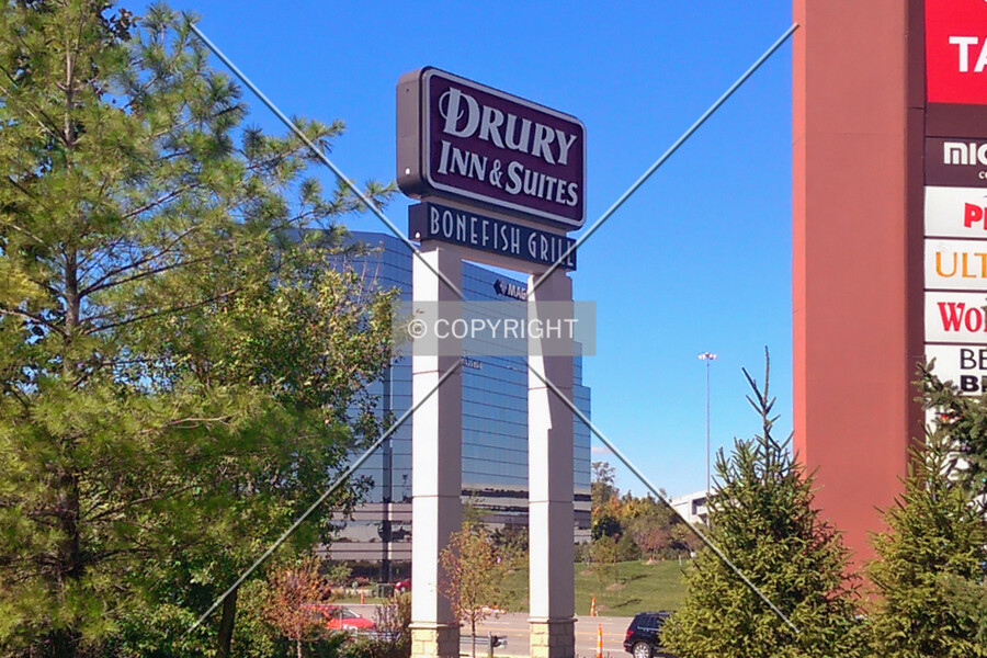 Drury Inn / Bonefish Grill Sign