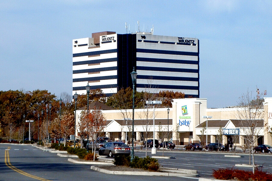 90 Woodbridge Center Drive