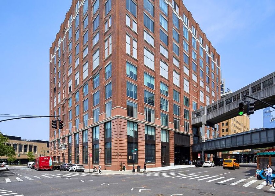 Level (3) Communications Building by Vornado Realty Trust