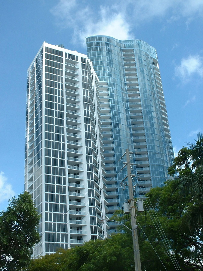 Las Olas River House by Paul Cucuzza