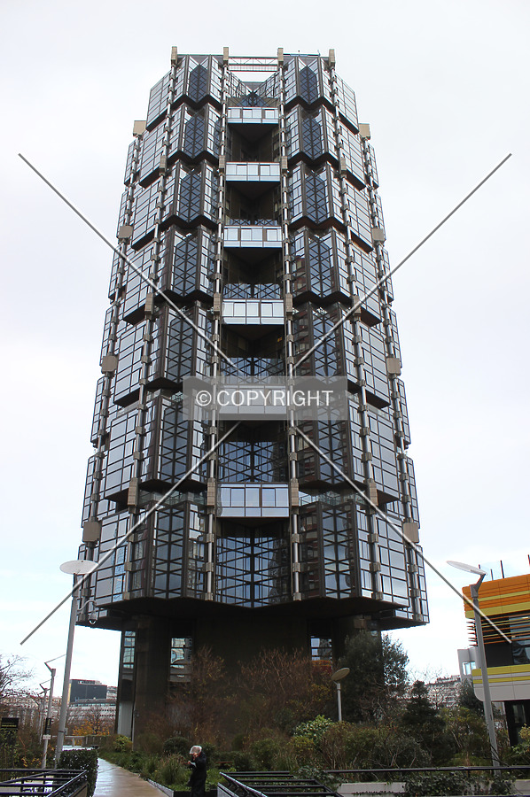 Tour Totem by Florian Barbier