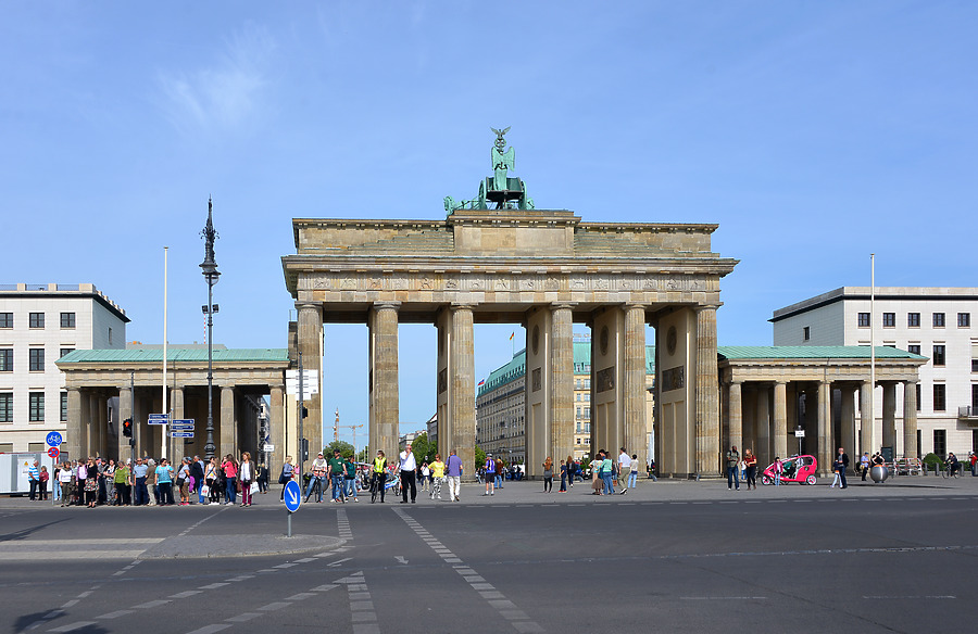 Brandenburger Tor by John W. Cahill