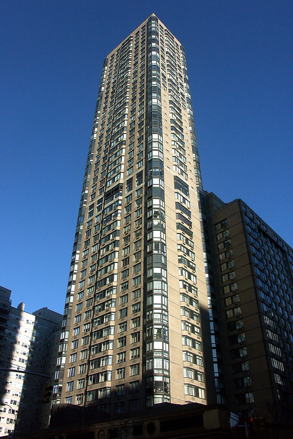 Bristol Plaza Apartments by Nate Lindsey