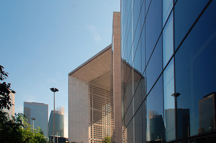 La Grande Arche by John Bek