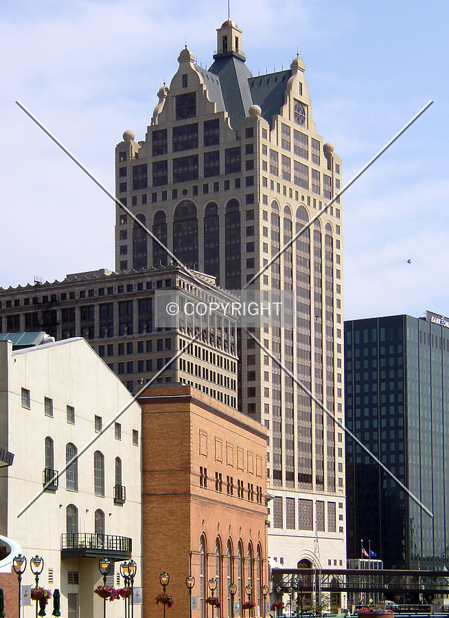 100 East Wisconsin by Chris Patriarca