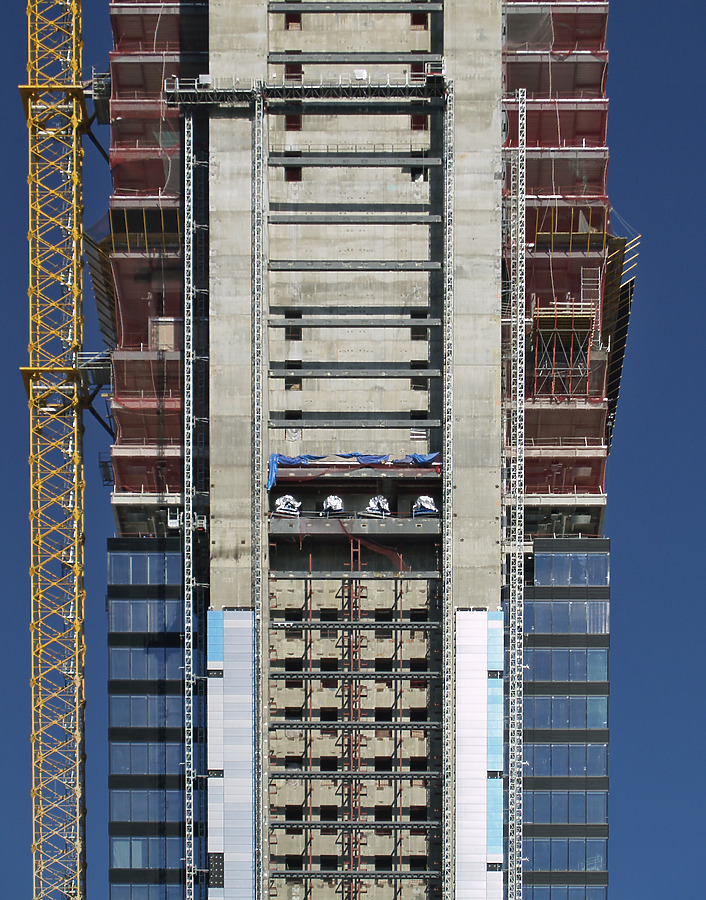 Torre Caja Madrid by Cesar Serrano