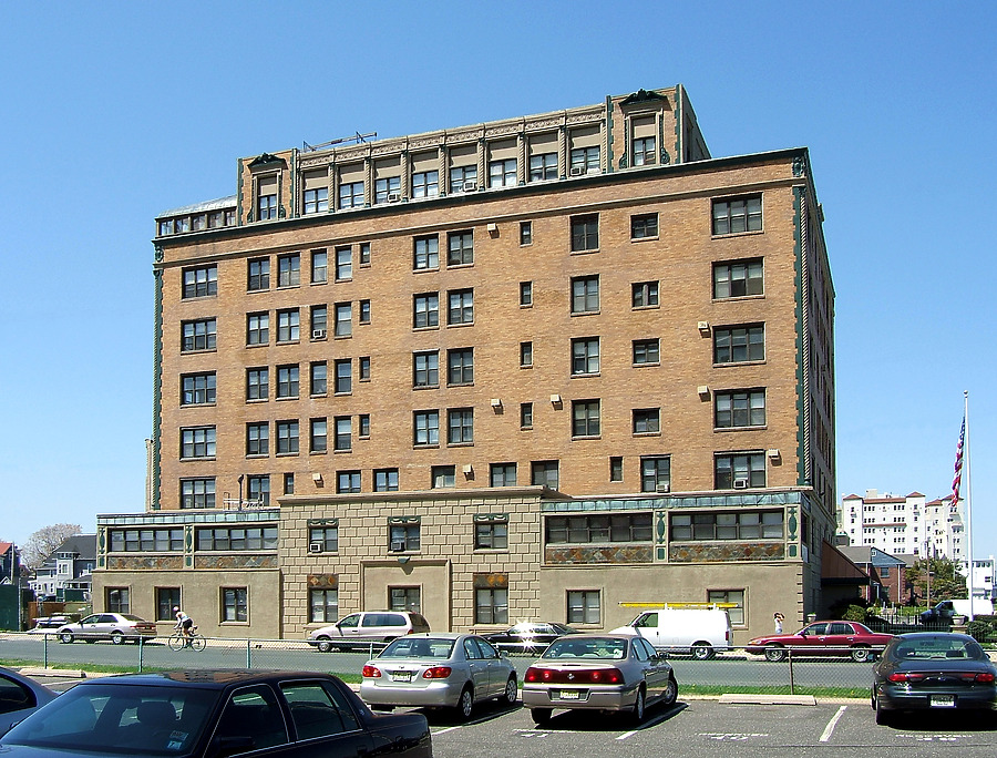 Kingsley Arms Apartments by John Cahill