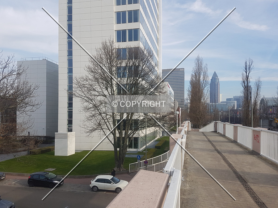 Sparkassen Informatik Hochhaus by Nephilim