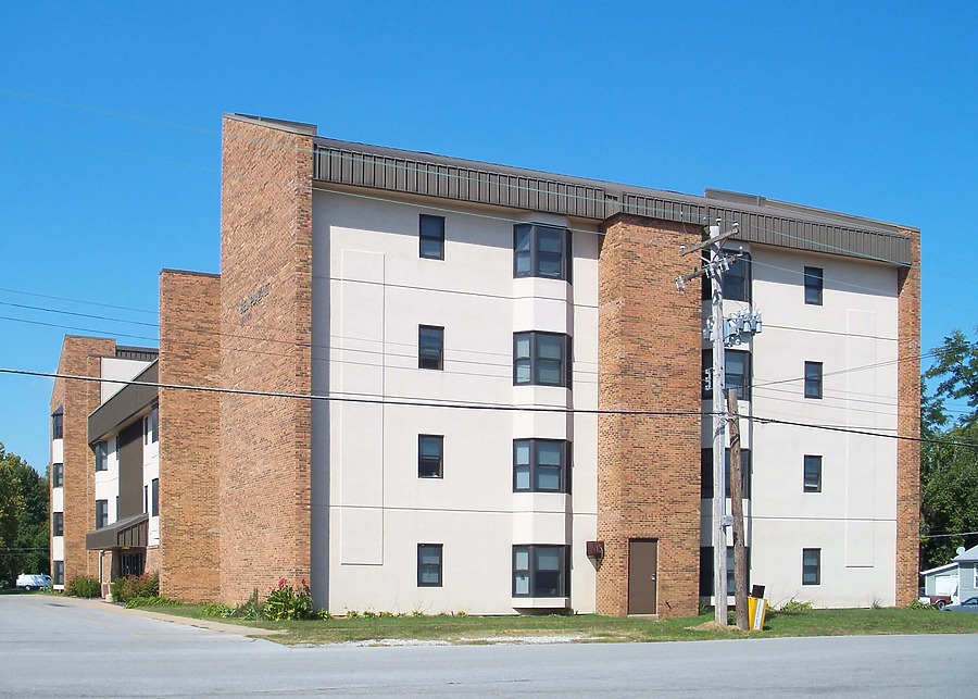 Bel Plaza II Apartments by Ryan Hildebrand