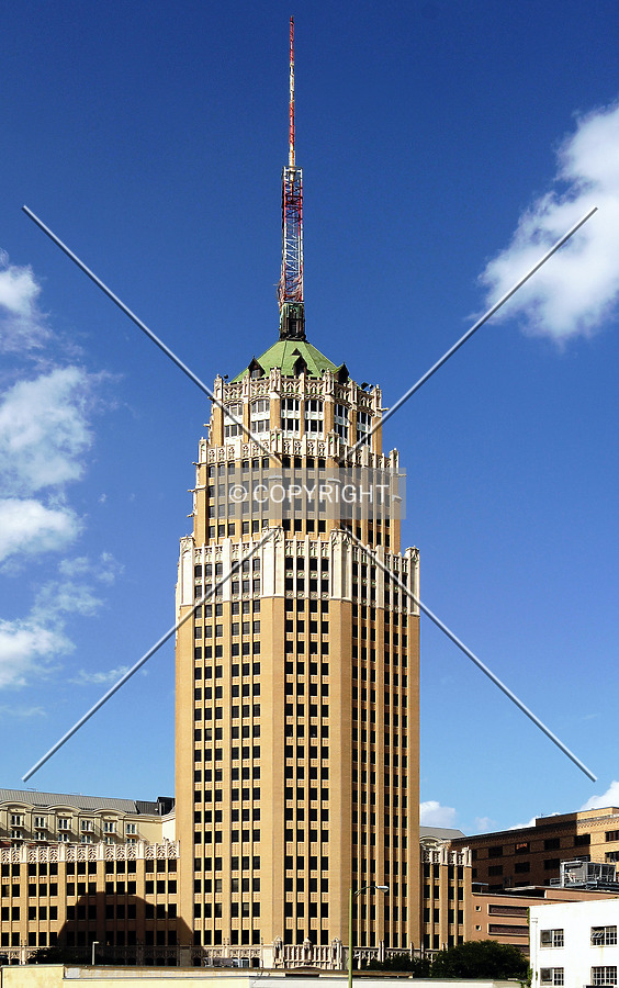 Tower Life Building by Jorge Molina
