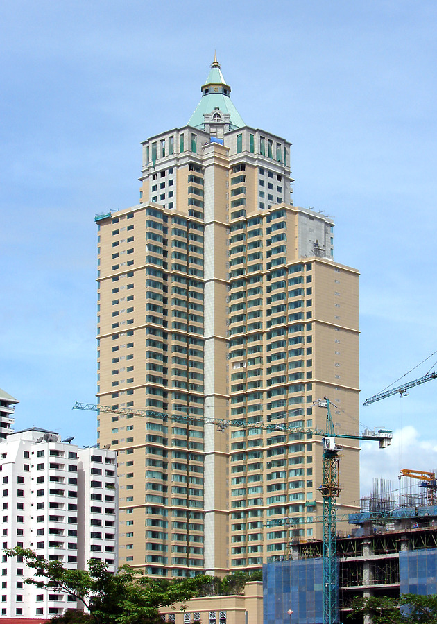Centrepointe Ratchadamri by Horst Kiechle