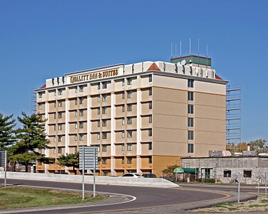 Best Western Plus The Charles Hotel by Ryan Hildebrand