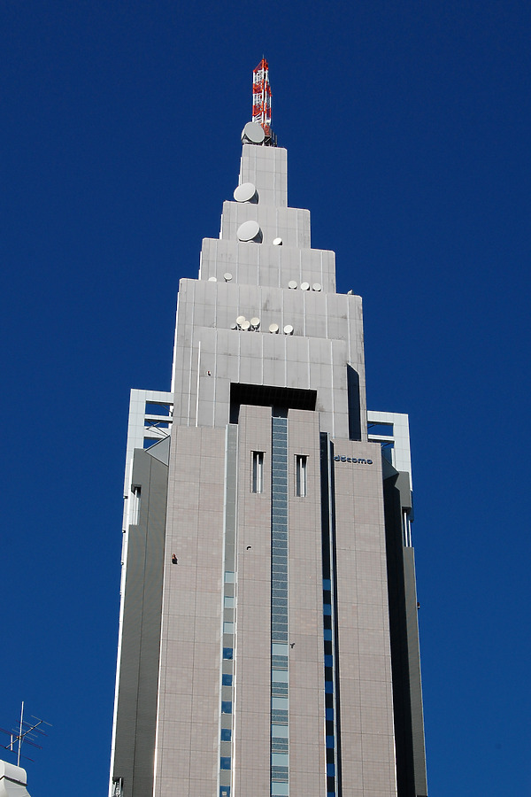 NTT DoCoMo Yoyogi Building by Kevin Hemphill