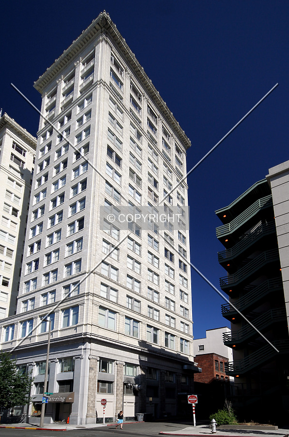 Washington Building by Serdica