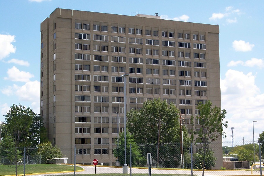 Santa Ana Apartments by Ryan Hildebrand