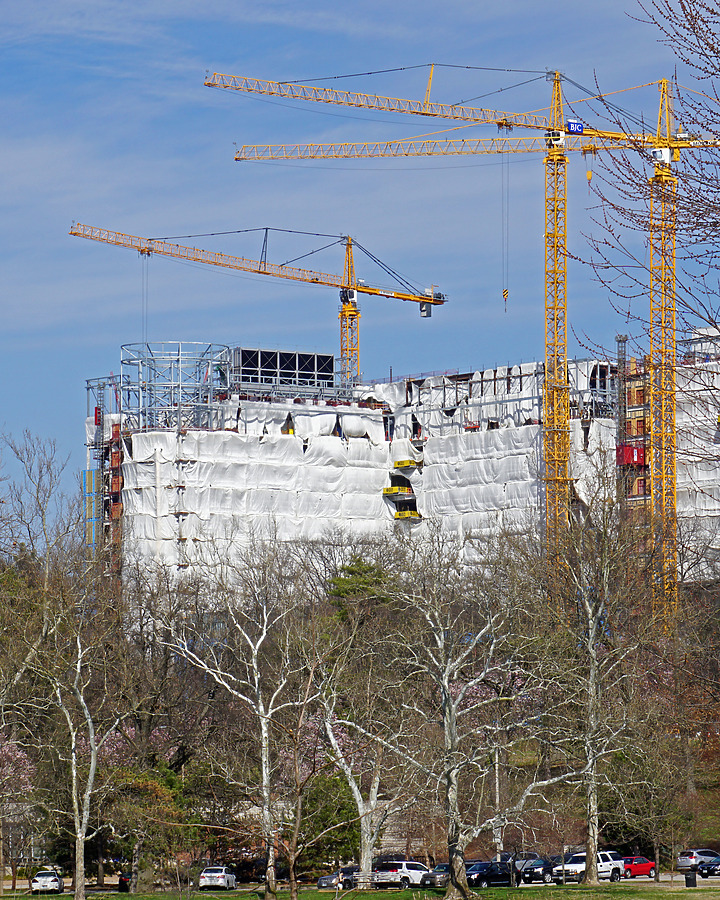 Barnes-Jewish Parkview Tower by Ryan Hildebrand