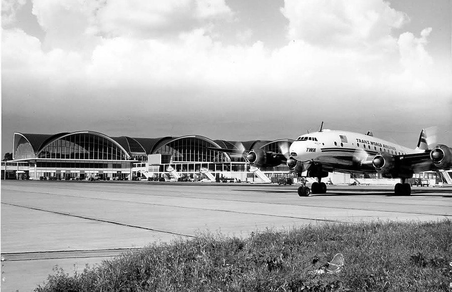 Saint Louis Lambert International Airport Terminal 1 by Unknown
