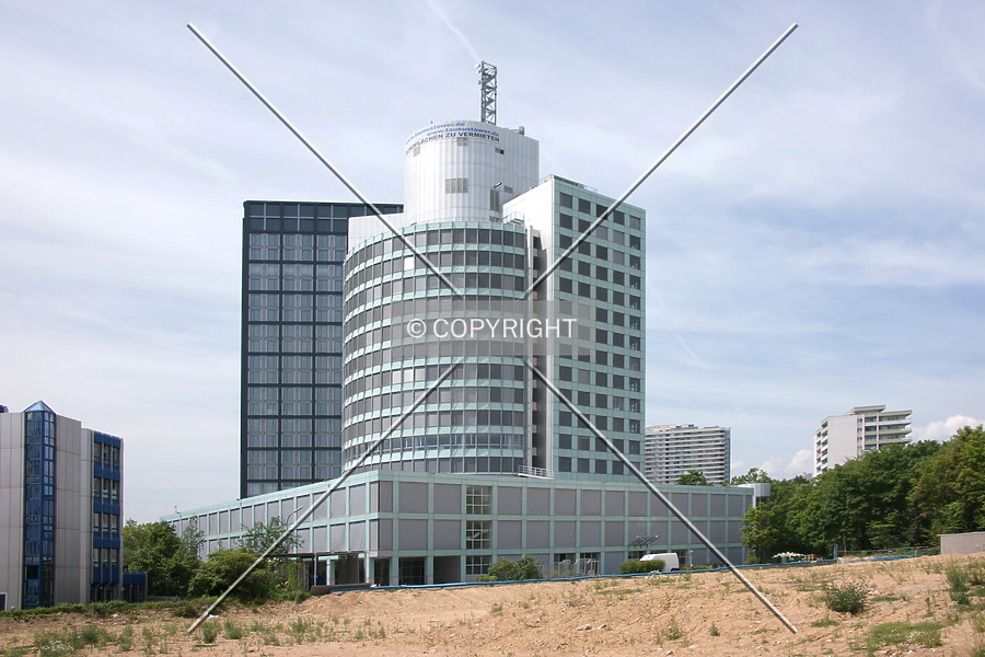 Taunus Tower by Nephilim