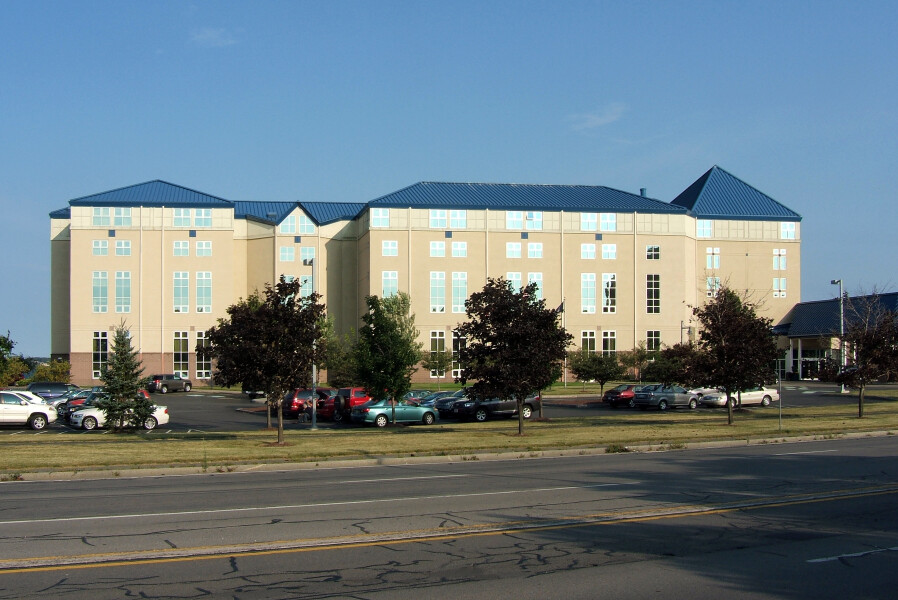 Ramada Geneva Lakefront