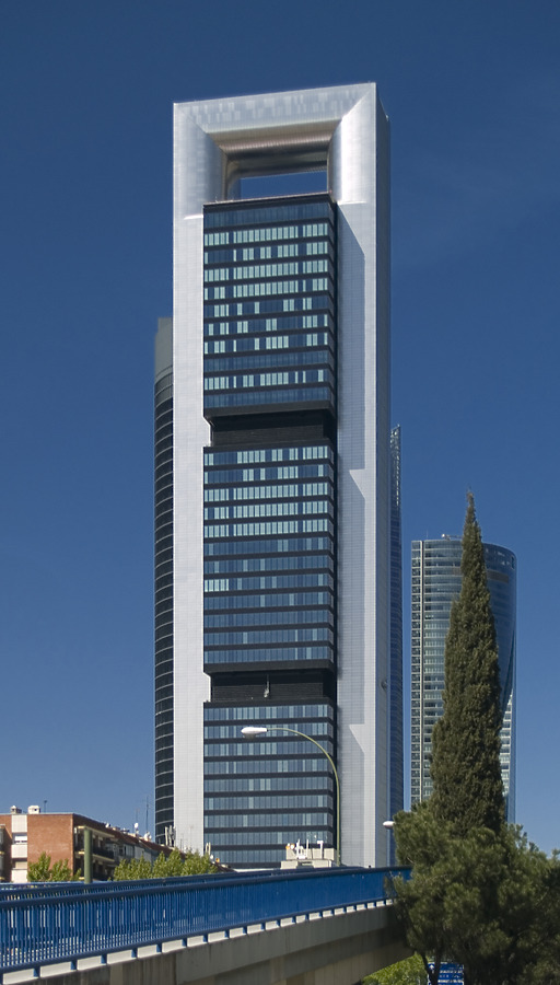 Torre Caja Madrid by Cesar Serrano