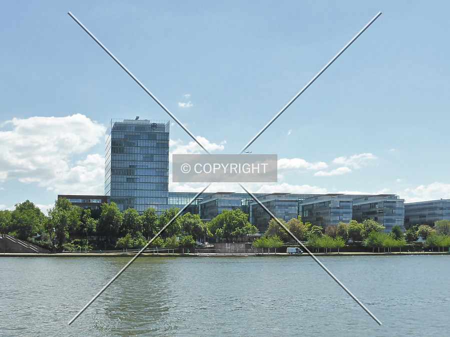 Allianz-Kai by Nephilim