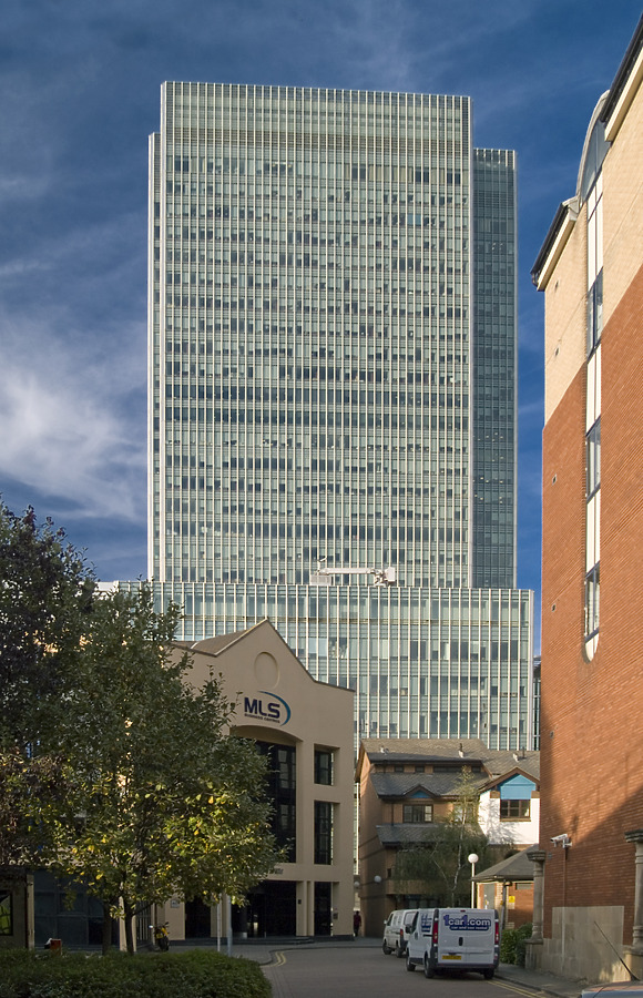 25 Bank Street by Cesar Serrano
