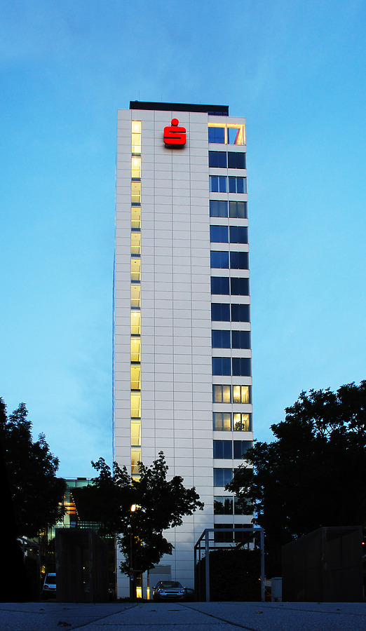 Sparkassen Informatik Hochhaus by Huopa