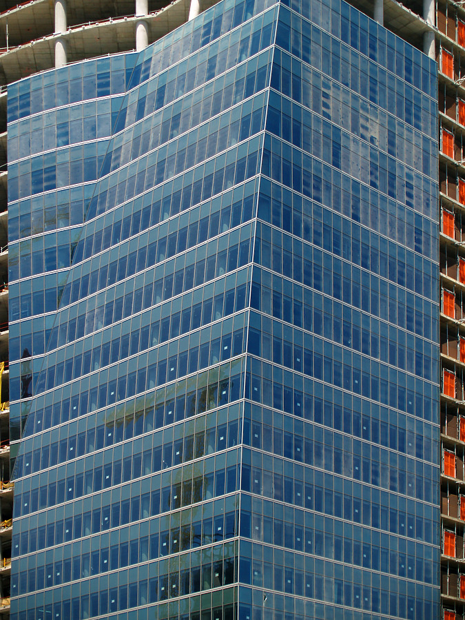 Torre Espacio by Cesar Serrano