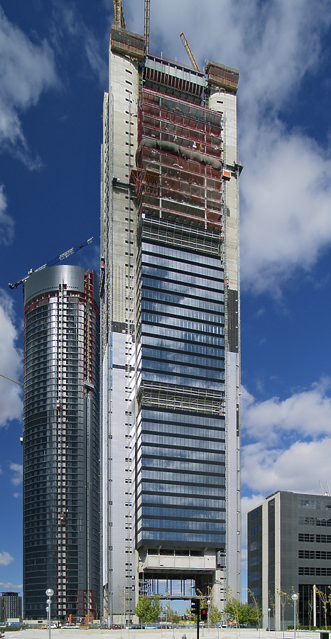 Torre Caja Madrid by Cesar Serrano
