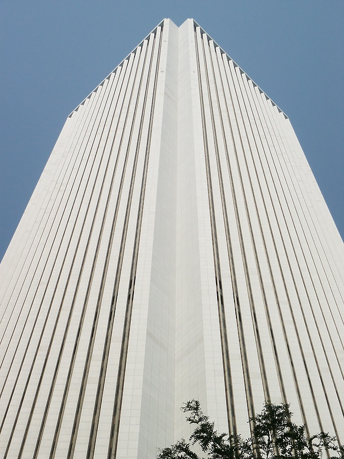 Aon Center by Daniel Kieckhefer