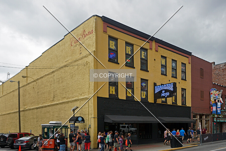 Broadway Brewhouse & Mojo