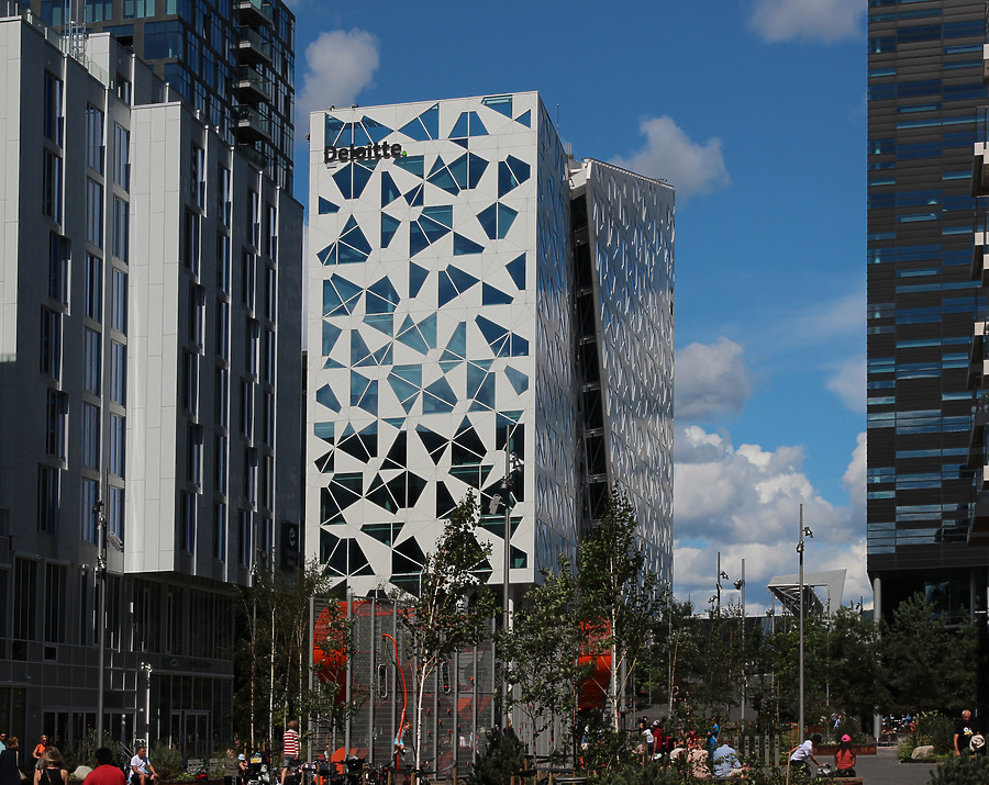 Deloitte-huset by Kjetil Balog