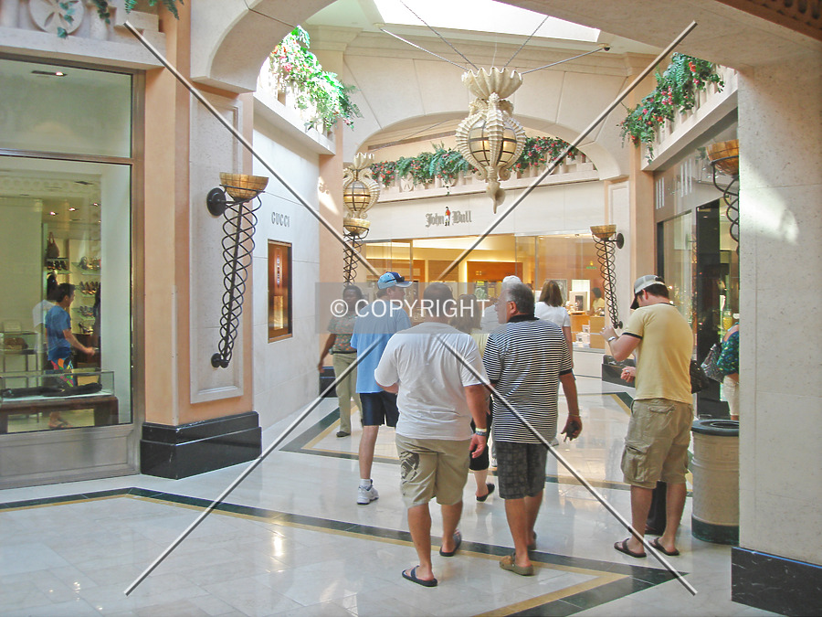 Atlantis Royal Tower East by Nephilim