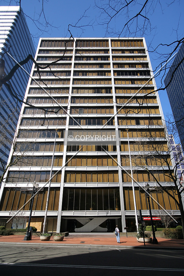 Standard Insurance Plaza by Serdica