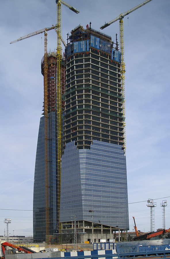 Torre de Cristal by Cesar Serrano