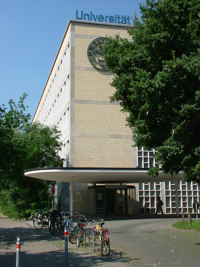 Conti-Hochhaus by Pedro Marcelino