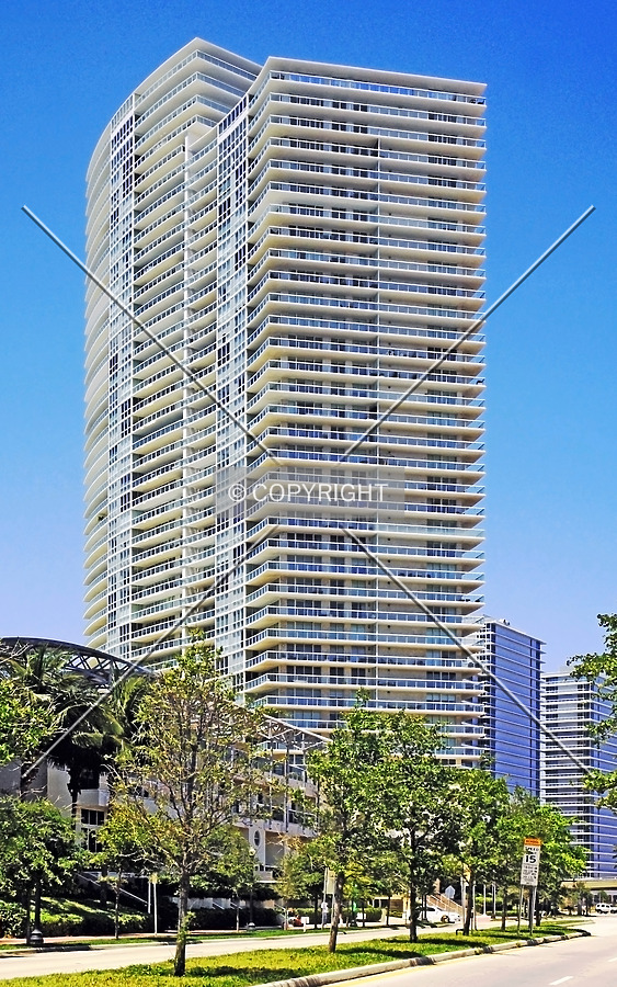 ICON at South Beach by Jorge Molina