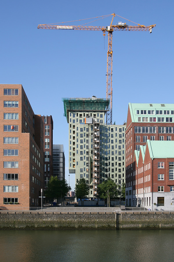 Cité 1 by Michiel van Dijk