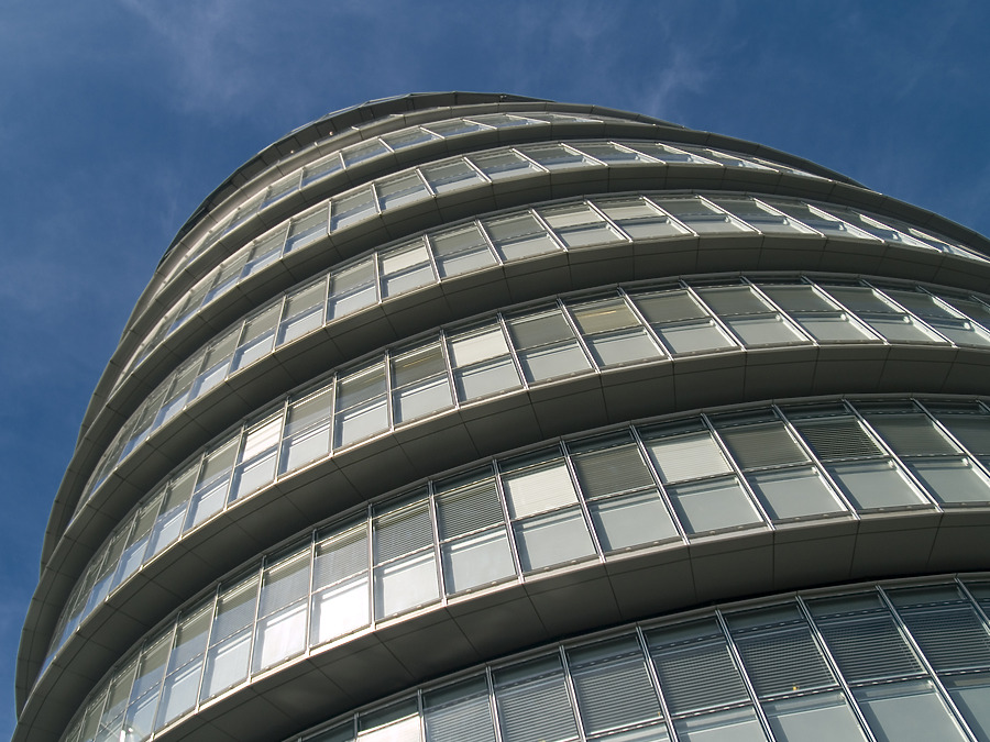 London City Hall by Cesar Serrano