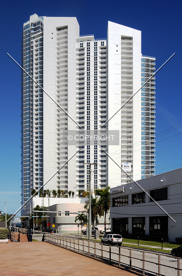 Paramount Bay at Edgewater Square by Jorge Molina