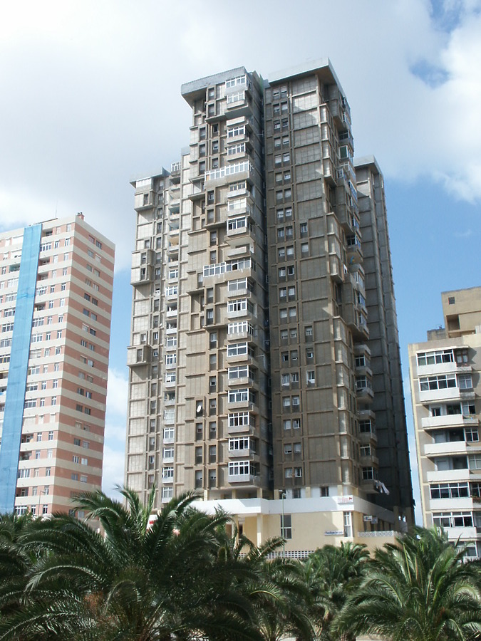 Edificio  Hdez Talavera by Huopa