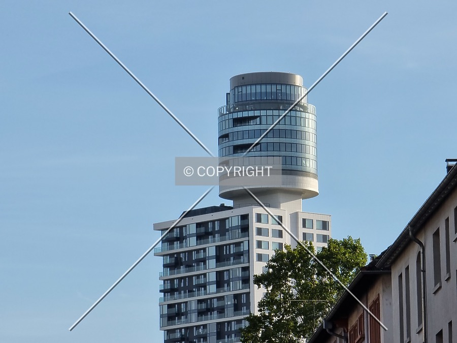 Henninger-Turm by Nephilim