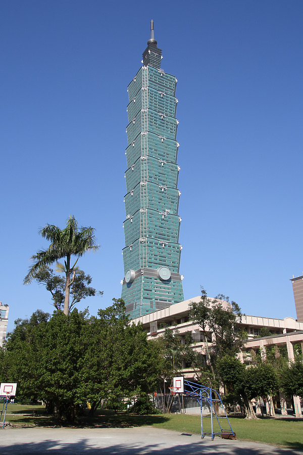 Taipei 101 by Michiel van Dijk